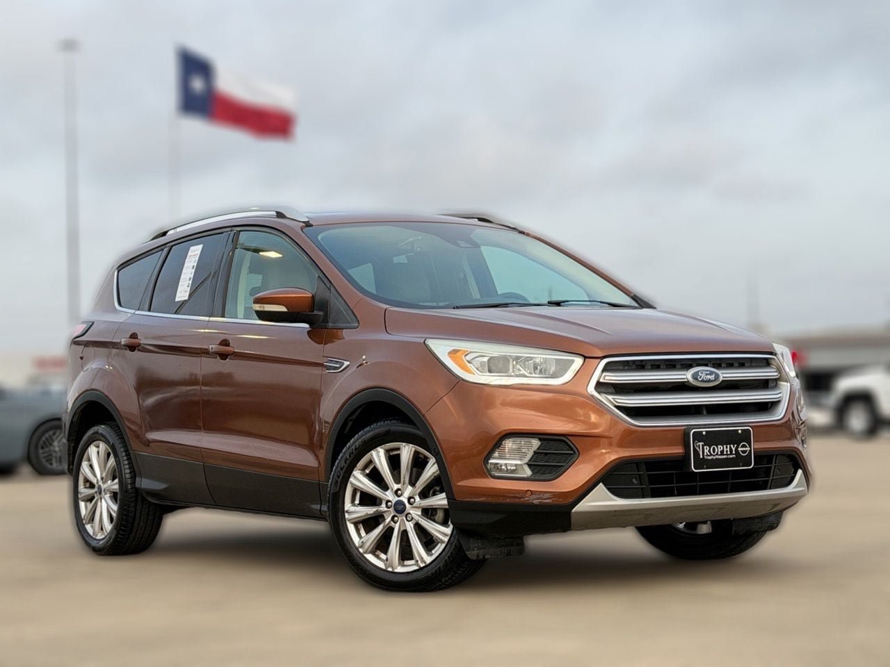 Used 2017 Ford Escape Titanium w/ Equipment Group 301A FWD image 5