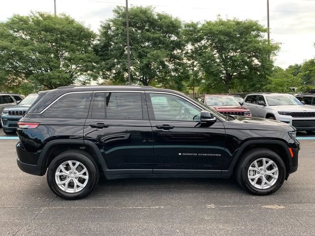 Used 2023 Jeep Grand Cherokee Limited AWD/4WD image 8