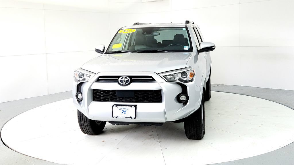 Certified 2023 Toyota 4Runner SR5 Premium w/ Moonroof Package AWD/4WD image 2
