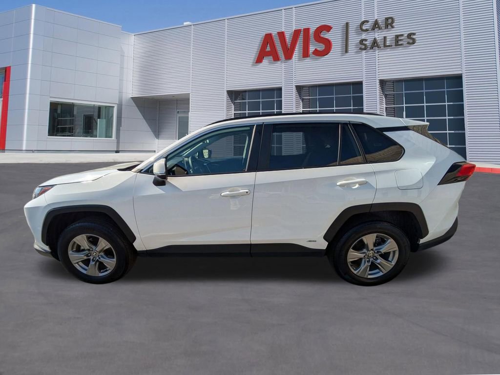 Used 2025 Toyota RAV4 XLE AWD/4WD image 10