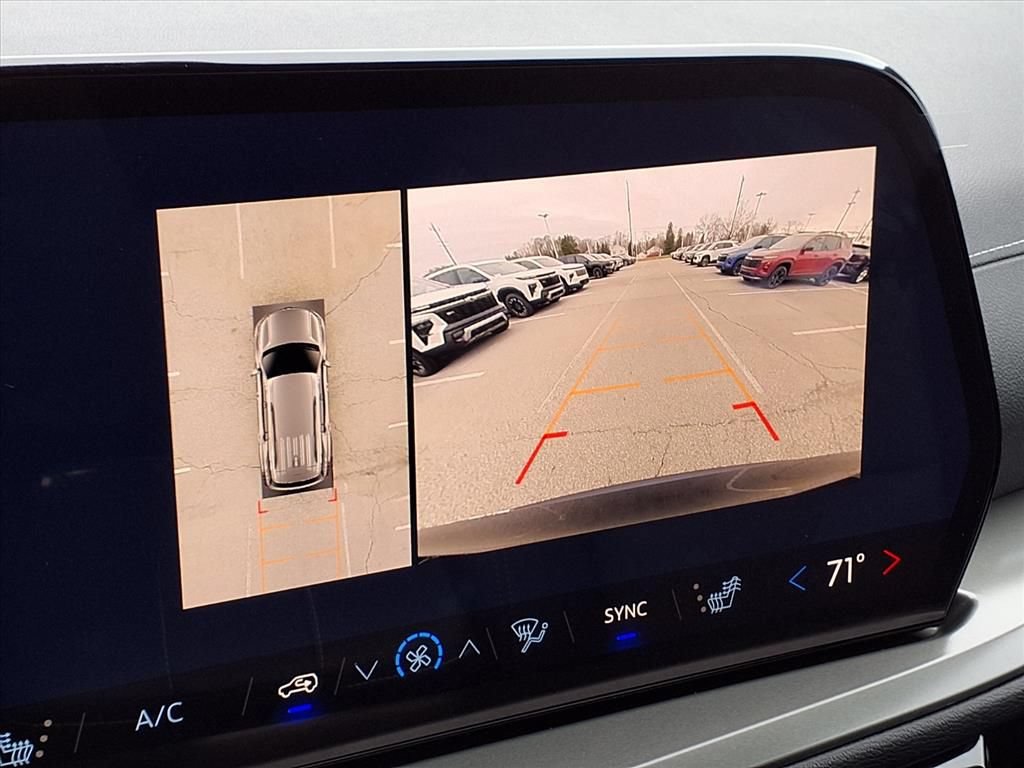 New 2026 Chevrolet Traverse LT w/ Driver Confidence Package AWD/4WD image 20