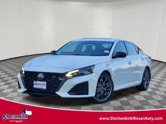 Used 2023 Nissan Altima 2.0 SR FWD image 1
