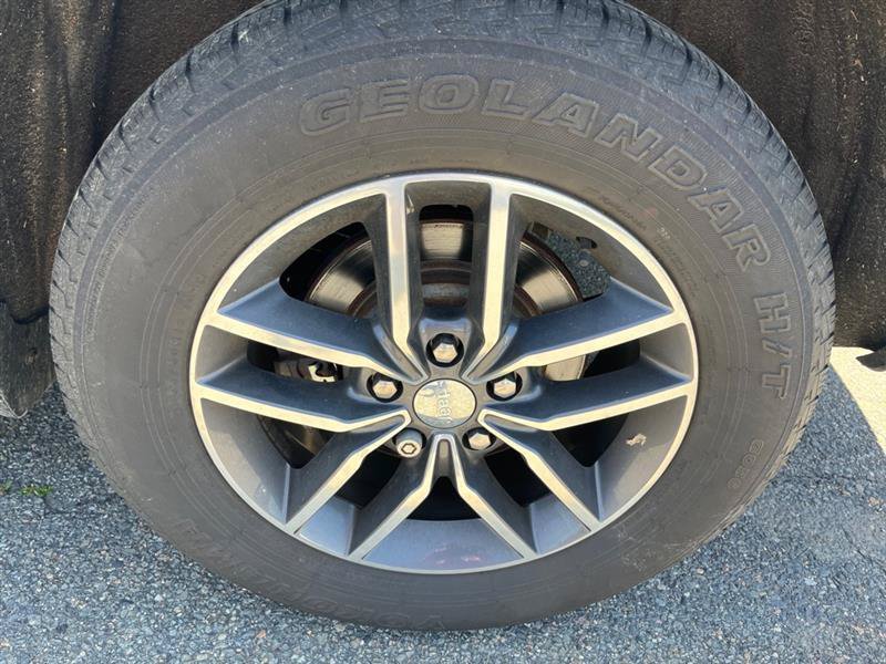 Used 2017 Jeep Grand Cherokee Limited AWD/4WD image 7