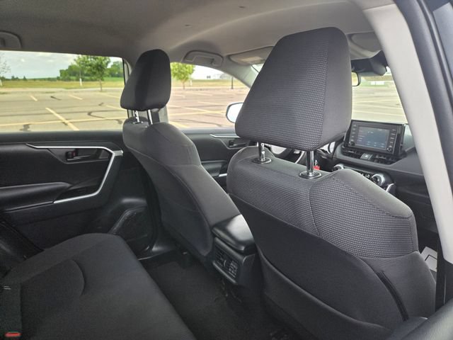 Used 2019 Toyota RAV4 LE w/ Carpet Mat Package AWD/4WD image 37