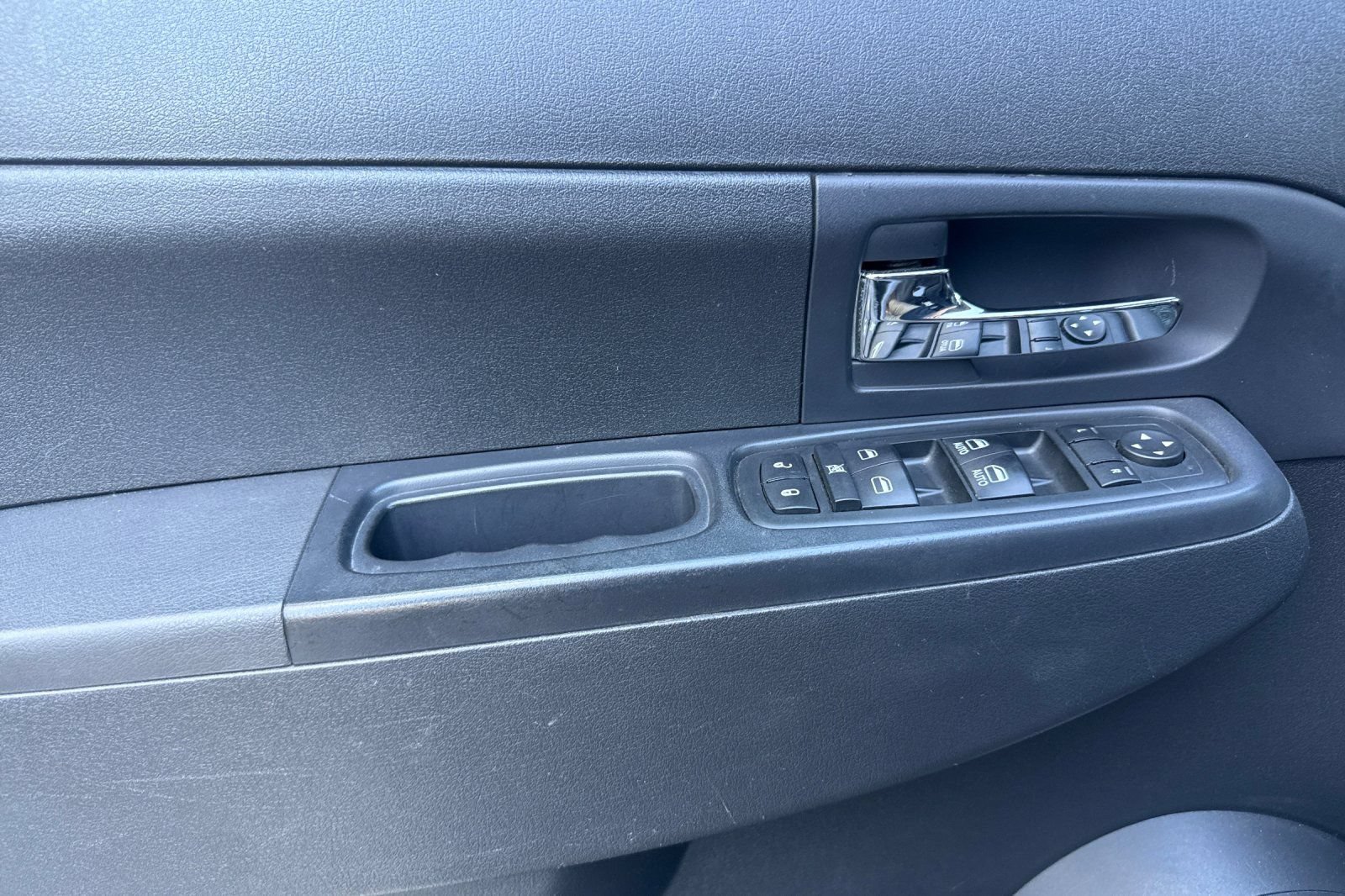 Used 2012 Jeep Liberty Sport AWD/4WD image 11