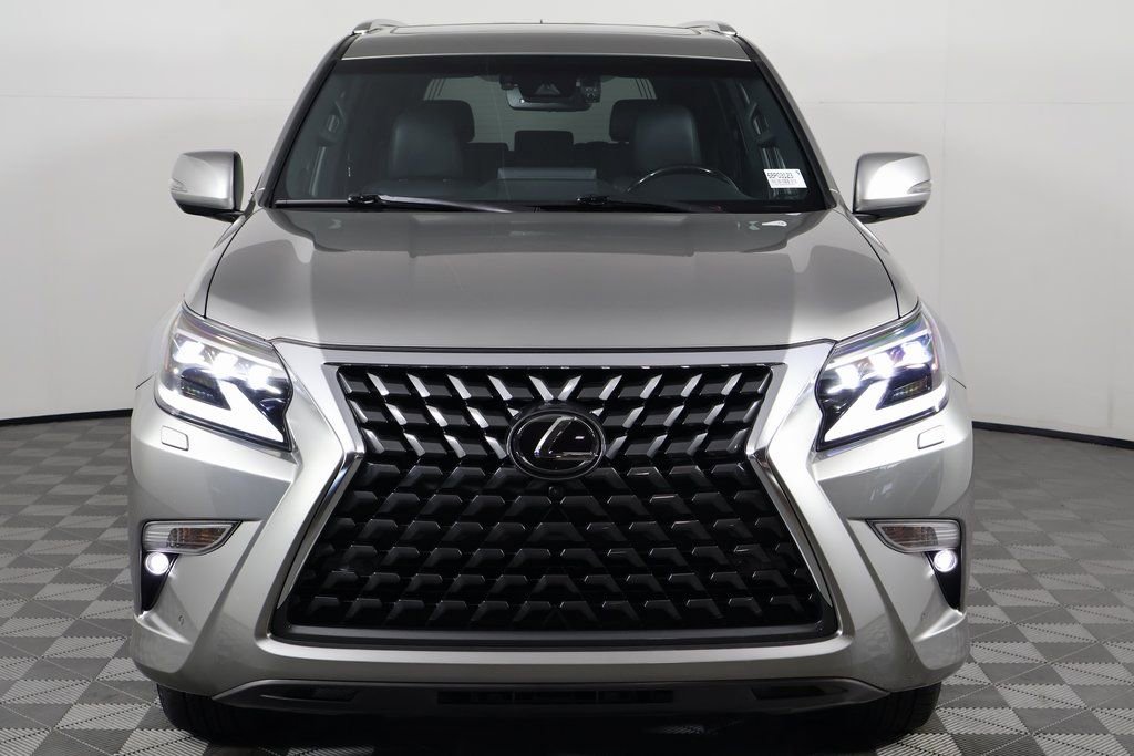 Used 2023 Lexus GX 460 Luxury w/ Off Road Package image 2
