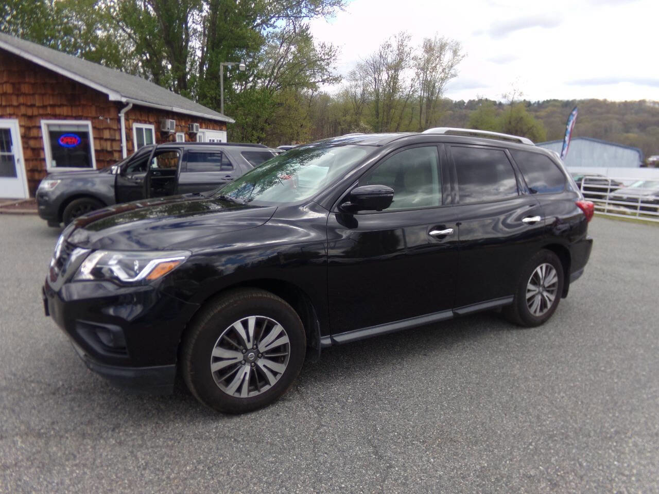 Used 2017 Nissan Pathfinder SL w/ SL Premium Package