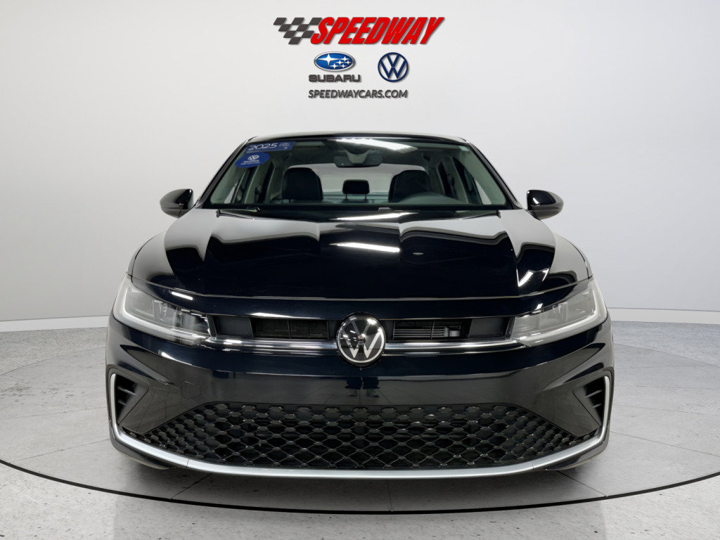 Certified 2025 Volkswagen Jetta SE image 2