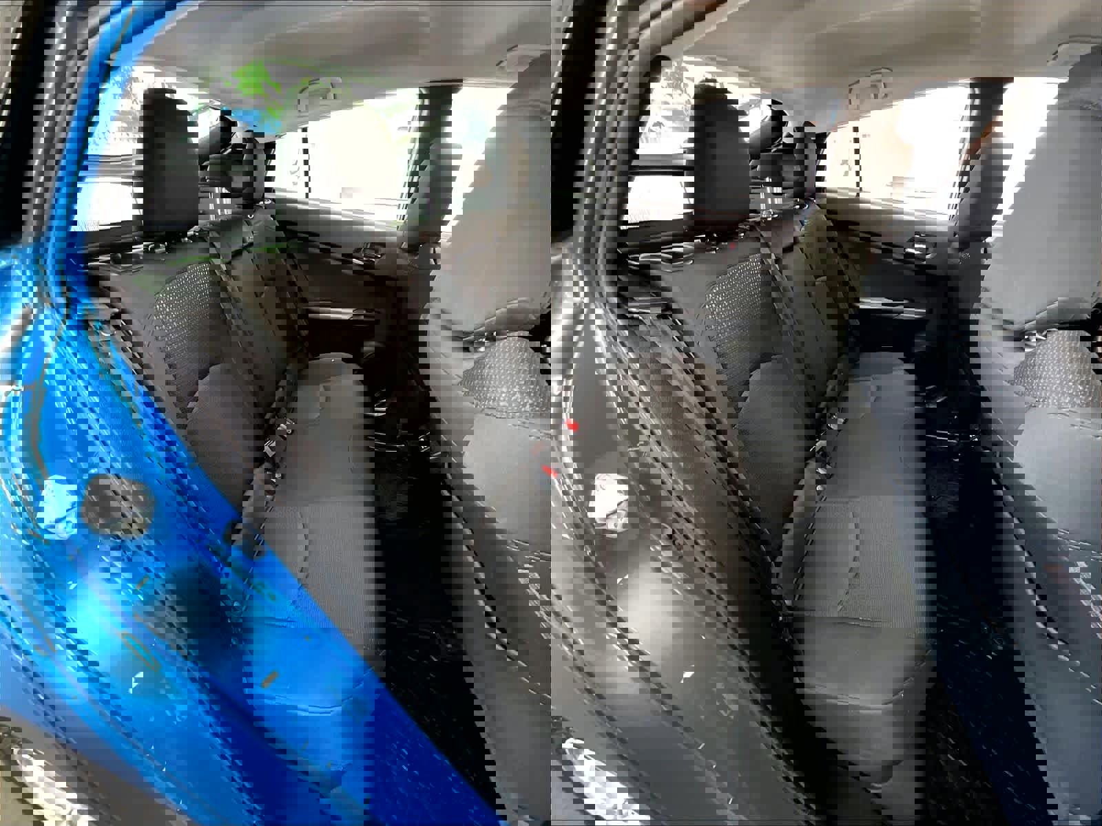 Used 2019 Toyota Prius LE AWD/4WD image 28