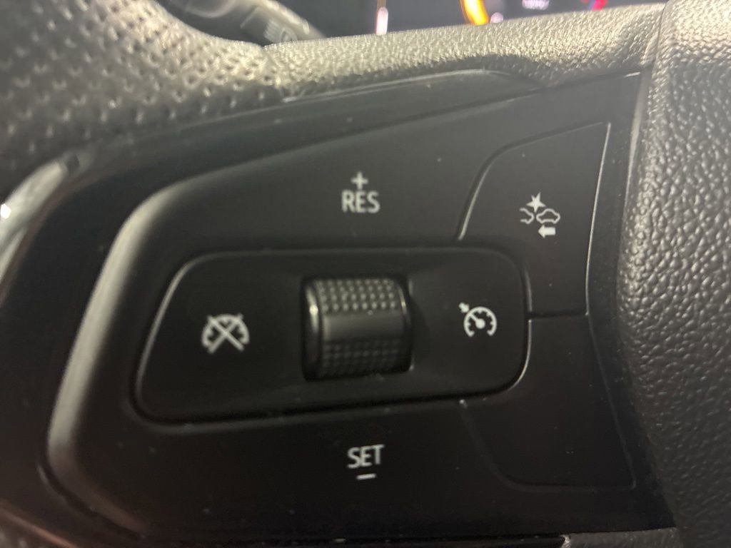 Used 2025 Chevrolet TrailBlazer LT AWD/4WD image 30