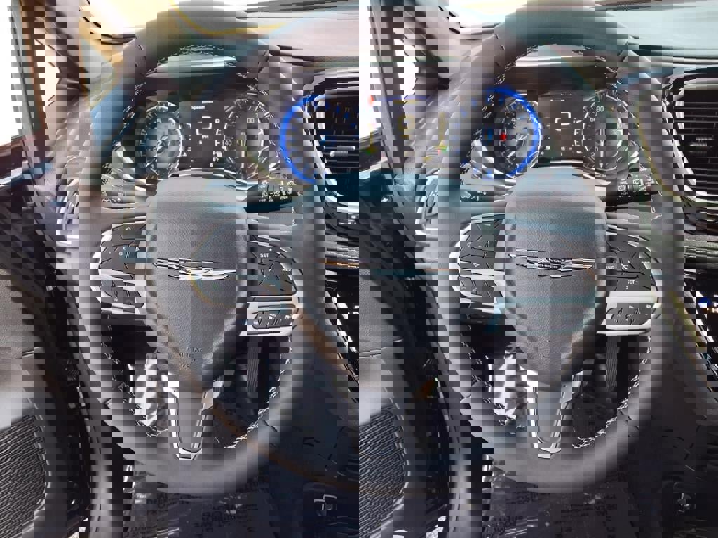 New 2025 Chrysler Pacifica Select image 8