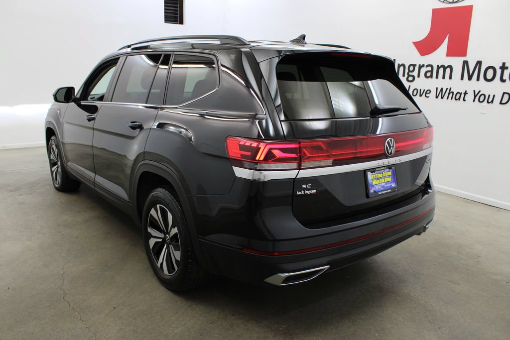Used 2024 Volkswagen Atlas SE AWD/4WD image 3