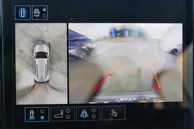 Used 2025 GMC Acadia Elevation image 32