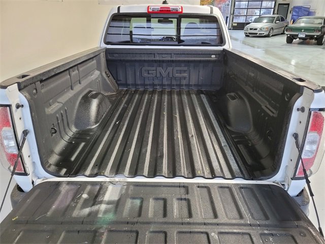 Used 2020 GMC Canyon SLE w/ SLE Convenience Package image 9