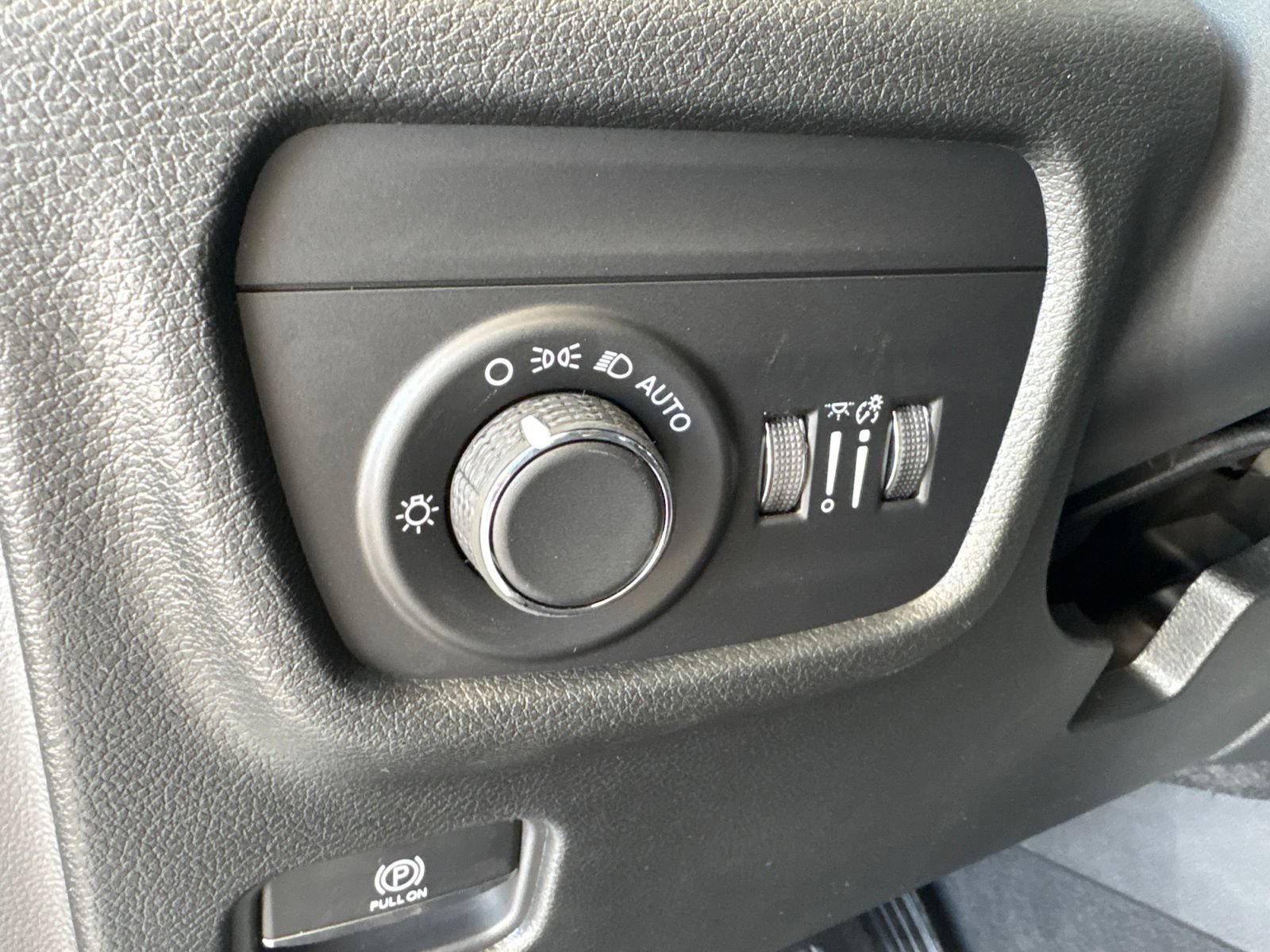 New 2026 Jeep Grand Cherokee Altitude RWD image 12