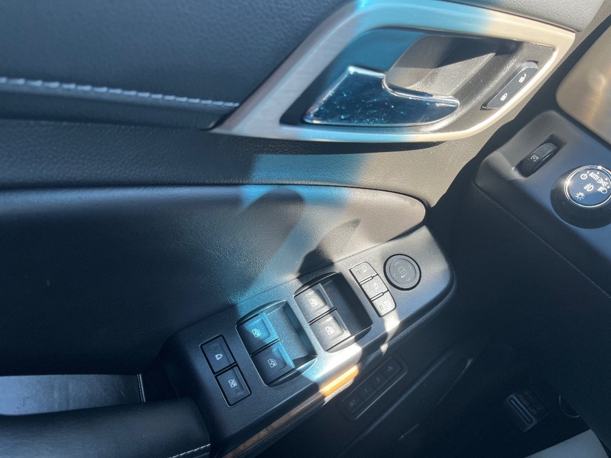 Used 2018 GMC Yukon Denali w/ Open Road Package RWD image 22
