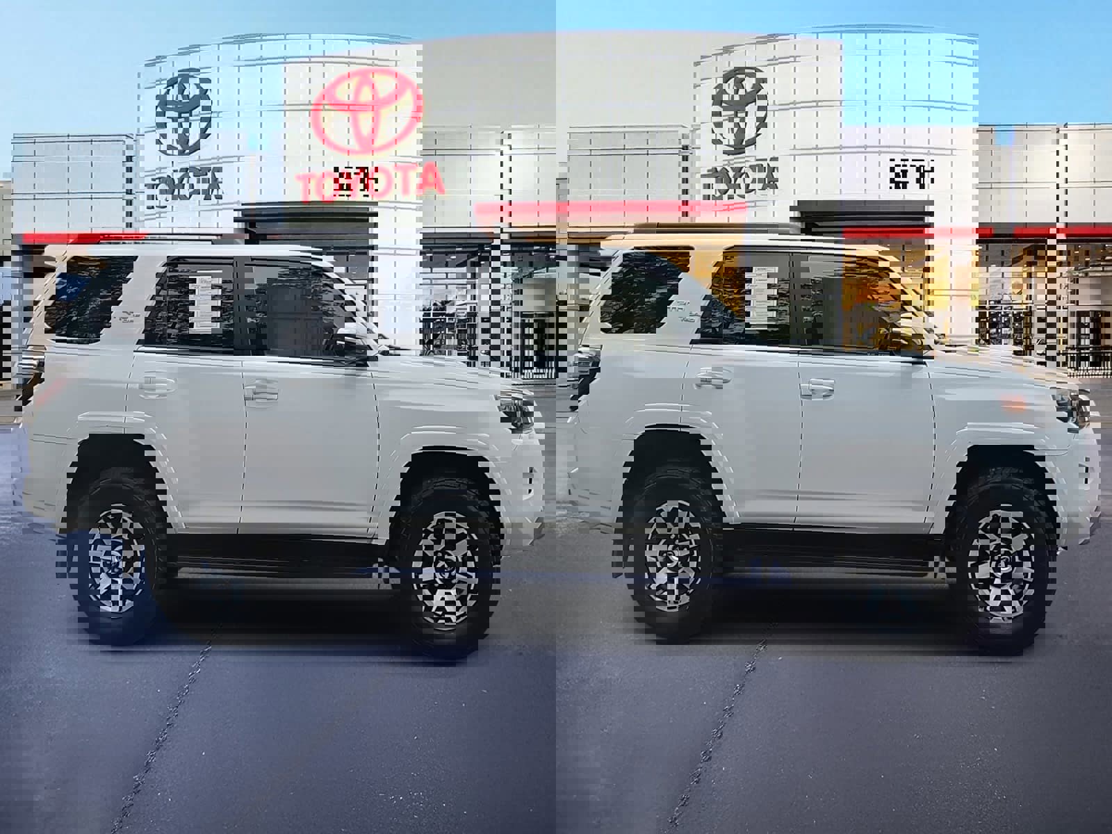 Used 2023 Toyota 4Runner TRD Off-Road Premium image 4