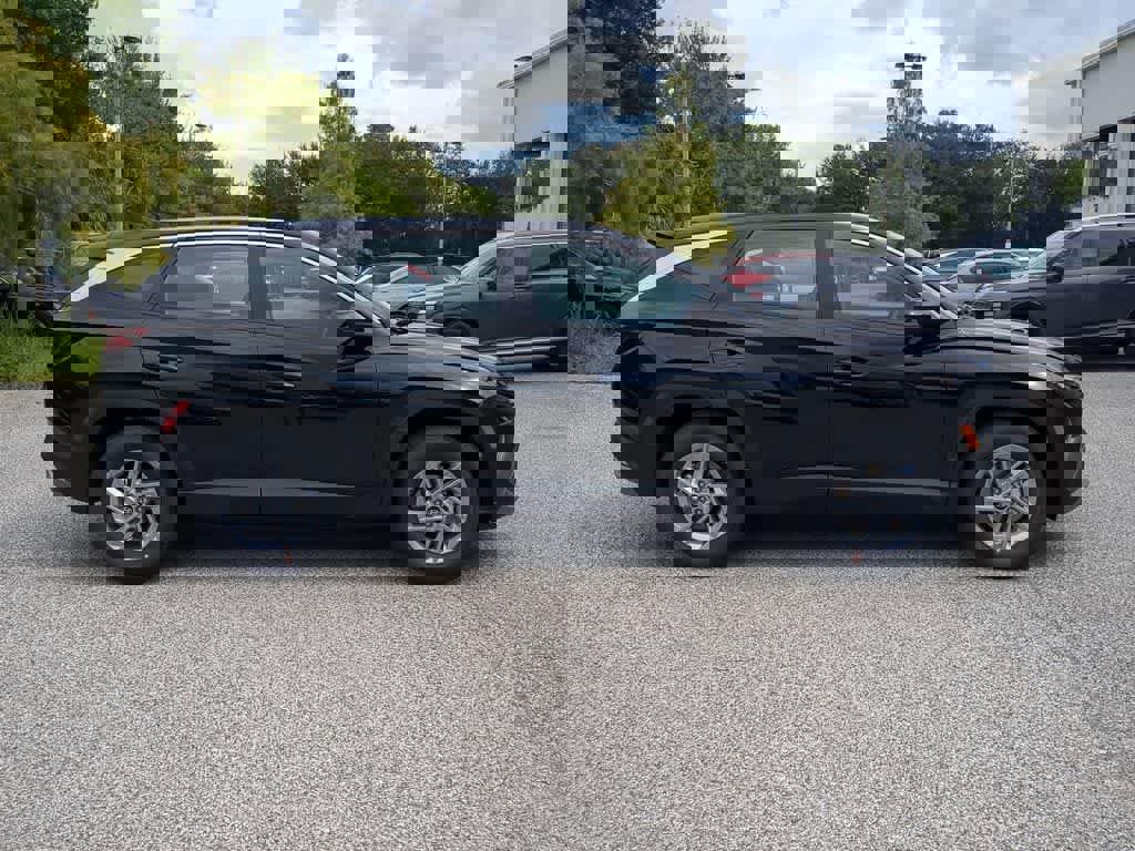 New 2026 Hyundai Tucson SE image 8