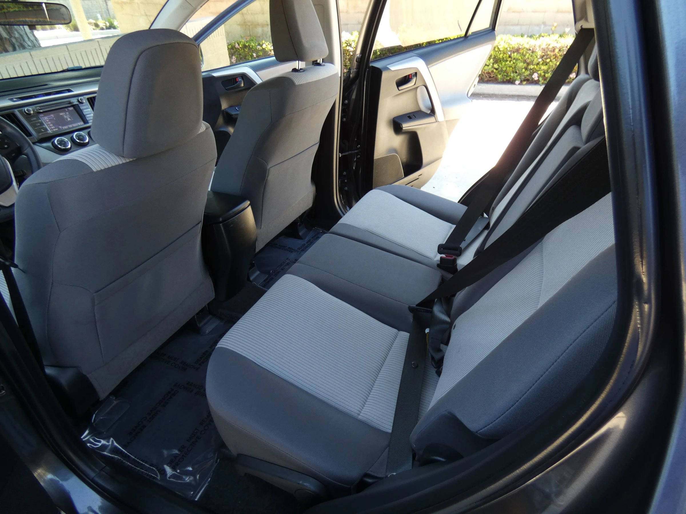Used 2015 Toyota RAV4 LE image 40