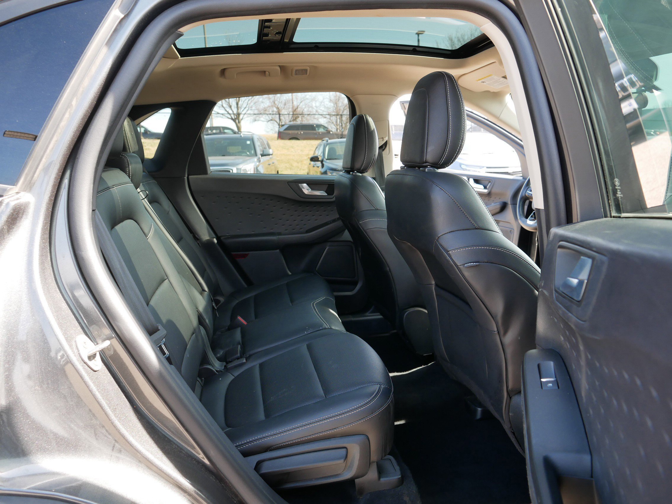 Used 2020 Ford Escape SE Sport image 18