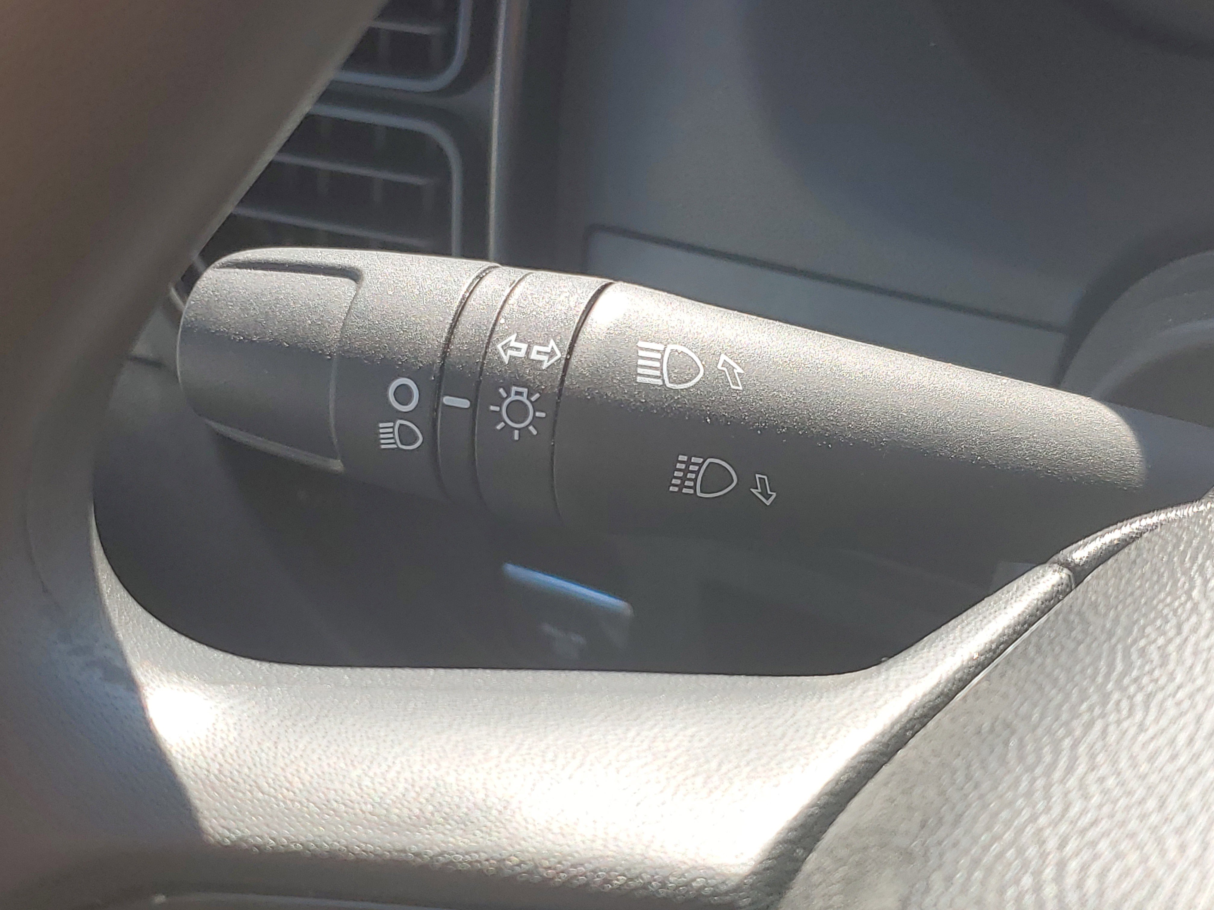 Used 2025 RAM ProMaster 2500 w/ Convenience Group image 13