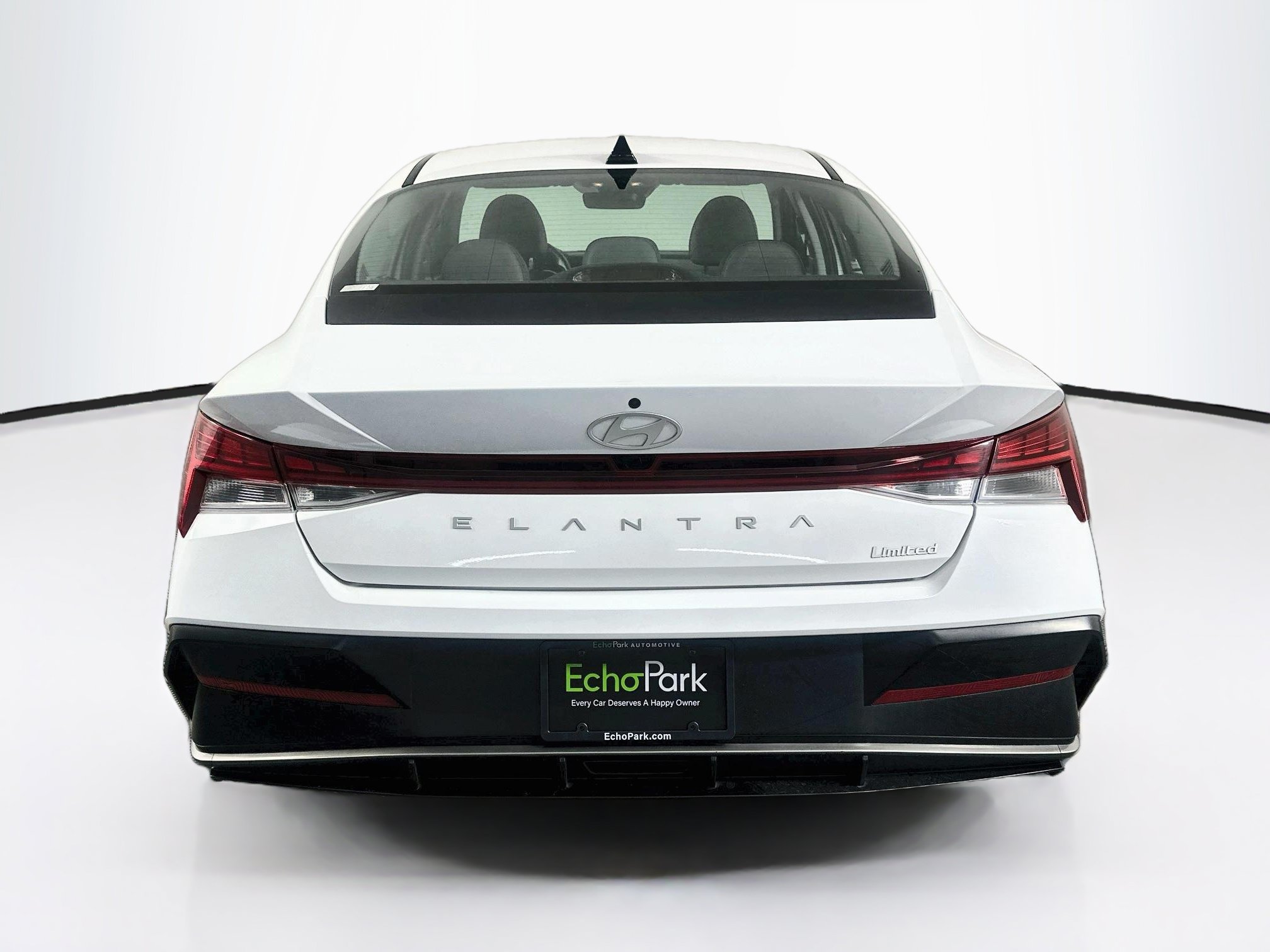 Used 2025 Hyundai Elantra Limited FWD image 7