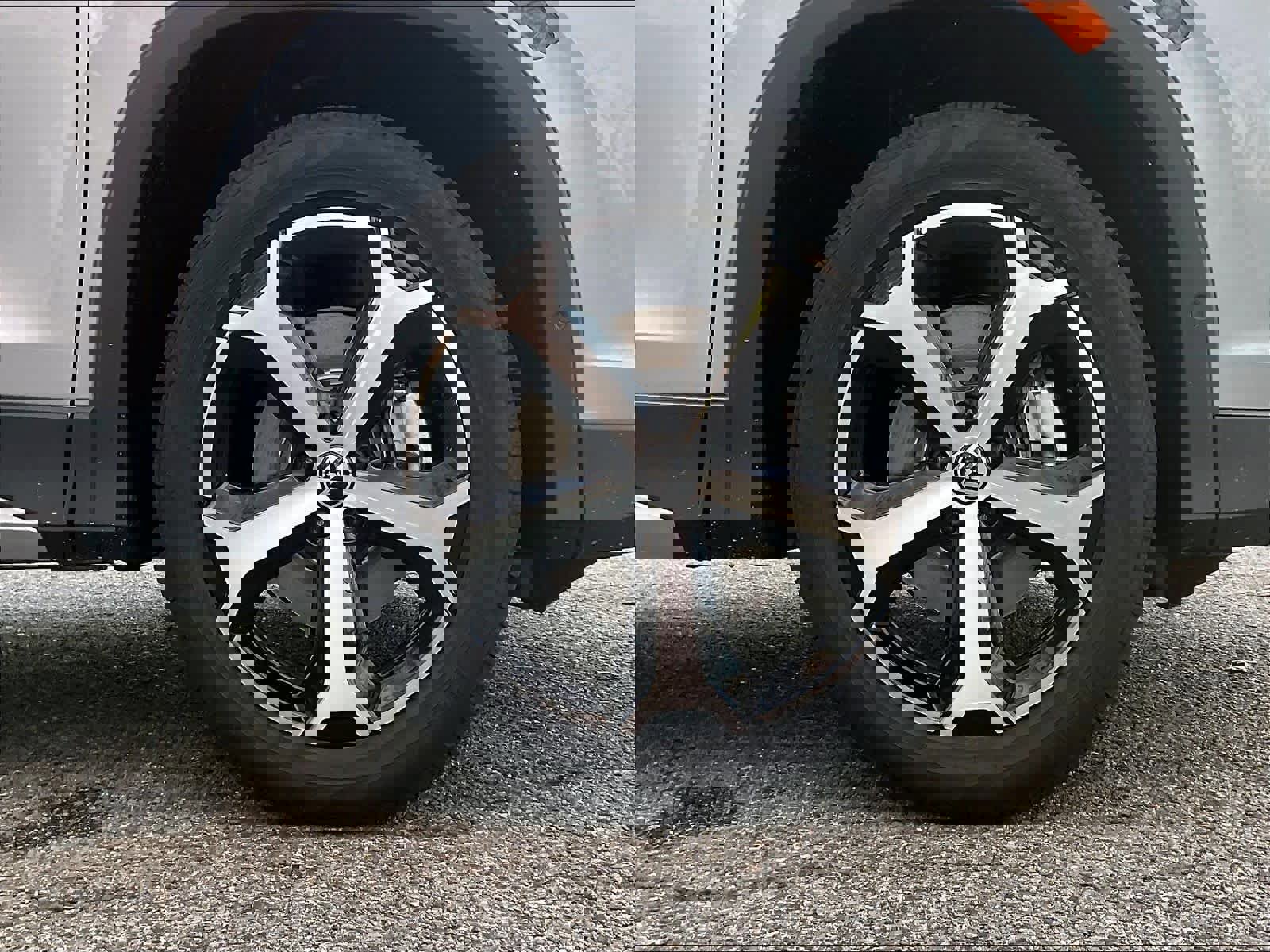 New 2026 Volkswagen Tiguan SE image 8