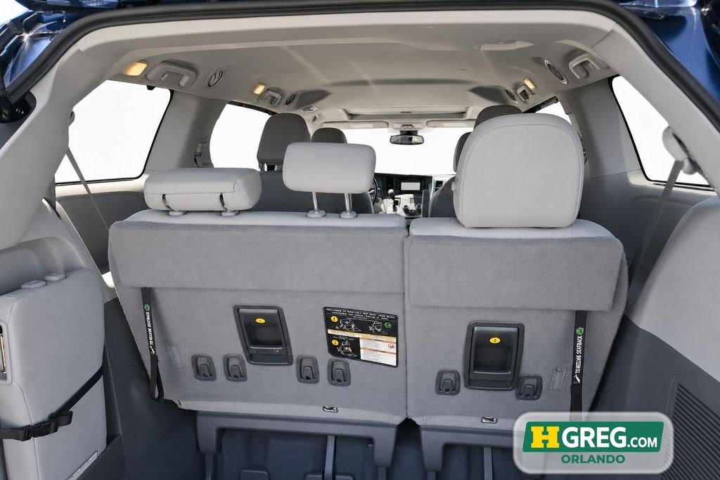 Used 2020 Toyota Sienna XLE FWD image 16