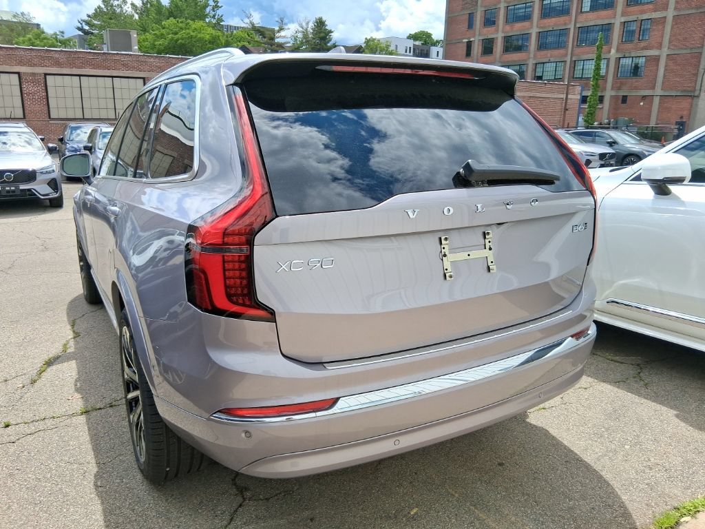 New 2026 Volvo XC90 B6 Plus w/ Protection Package Premier AWD/4WD image 5