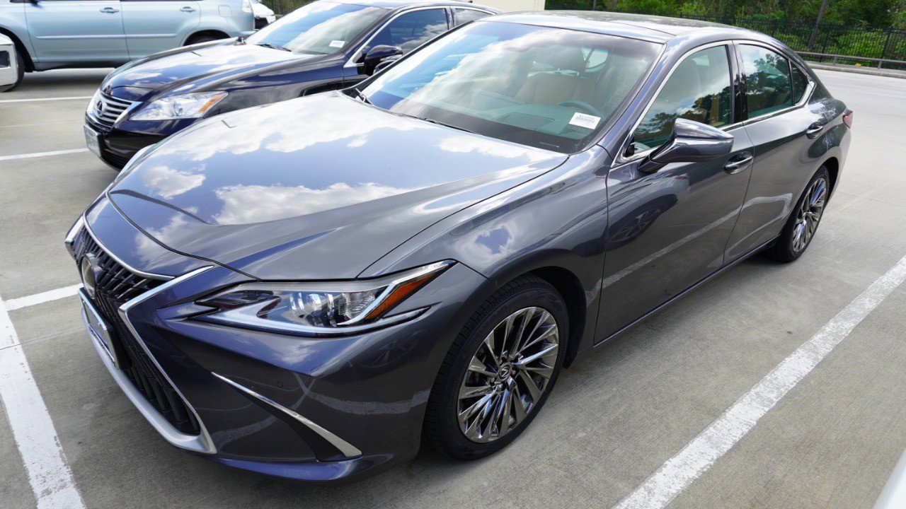 Certified 2024 Lexus ES 350 w/ Technology Package image 3