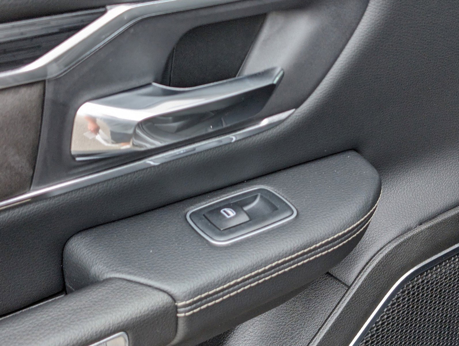 New 2023 RAM 1500 Laramie image 13