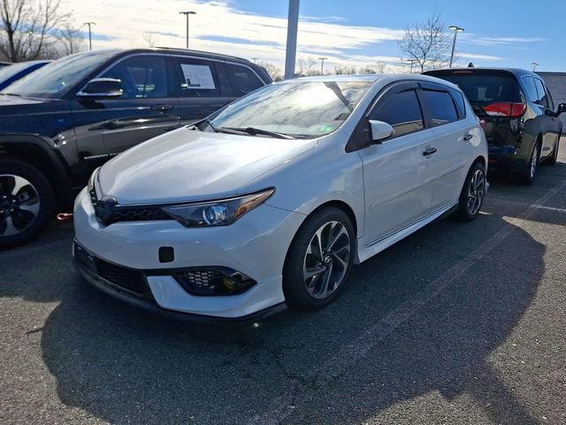 Used 2016 Scion iM image 2