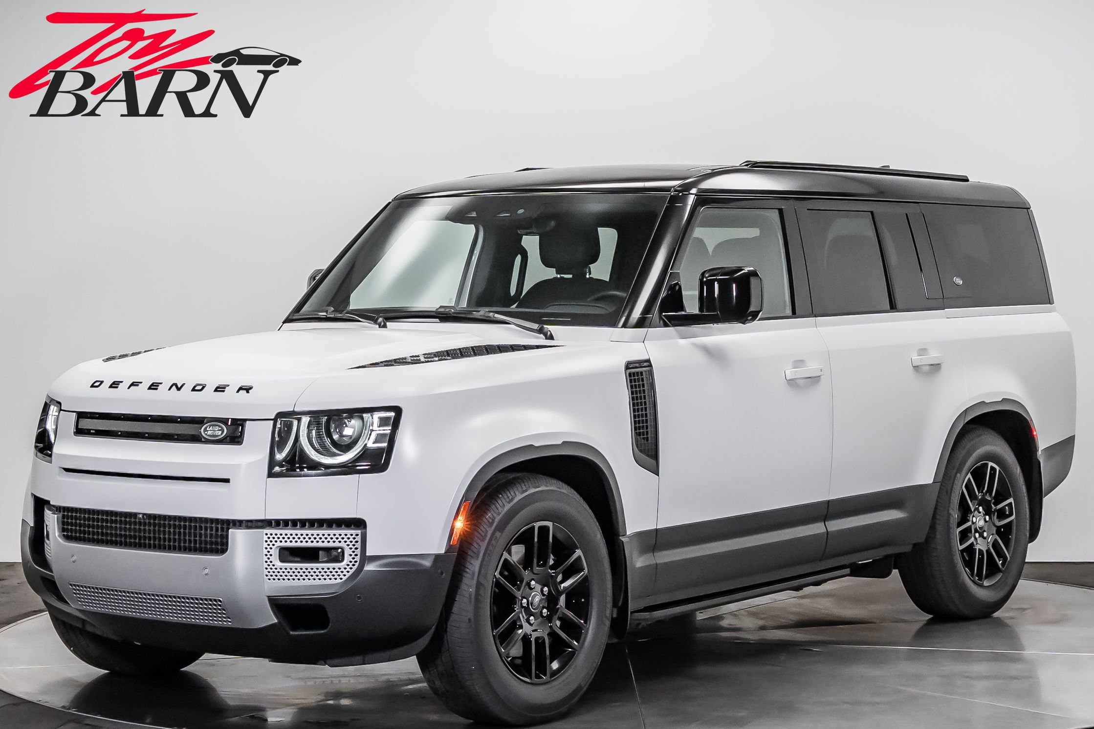 Used 2023 Land Rover Defender 130 SE image 1