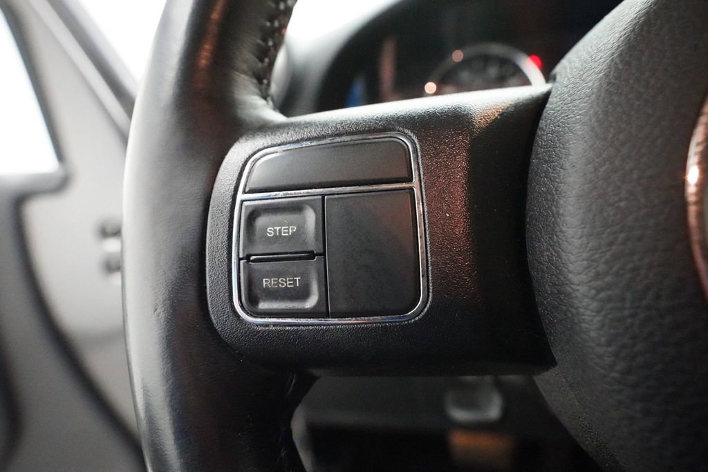 Used 2016 Jeep Wrangler Unlimited Sahara image 17