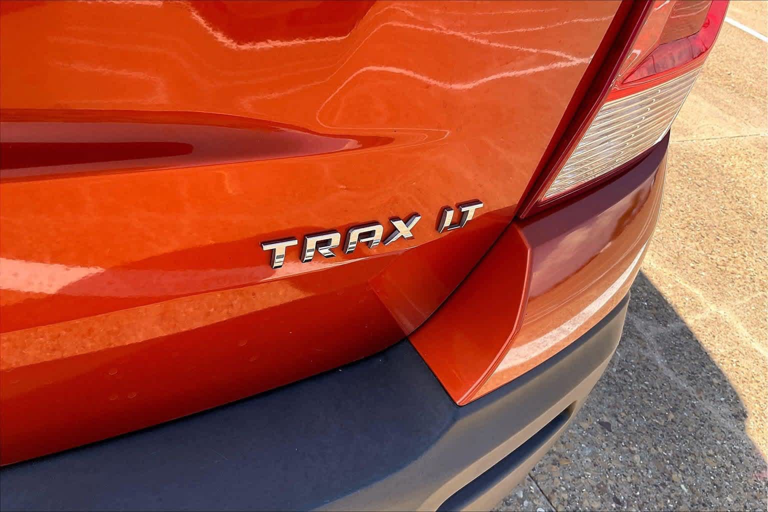Used 2015 Chevrolet Trax LT w/ LT Sun and Sound Package FWD image 7