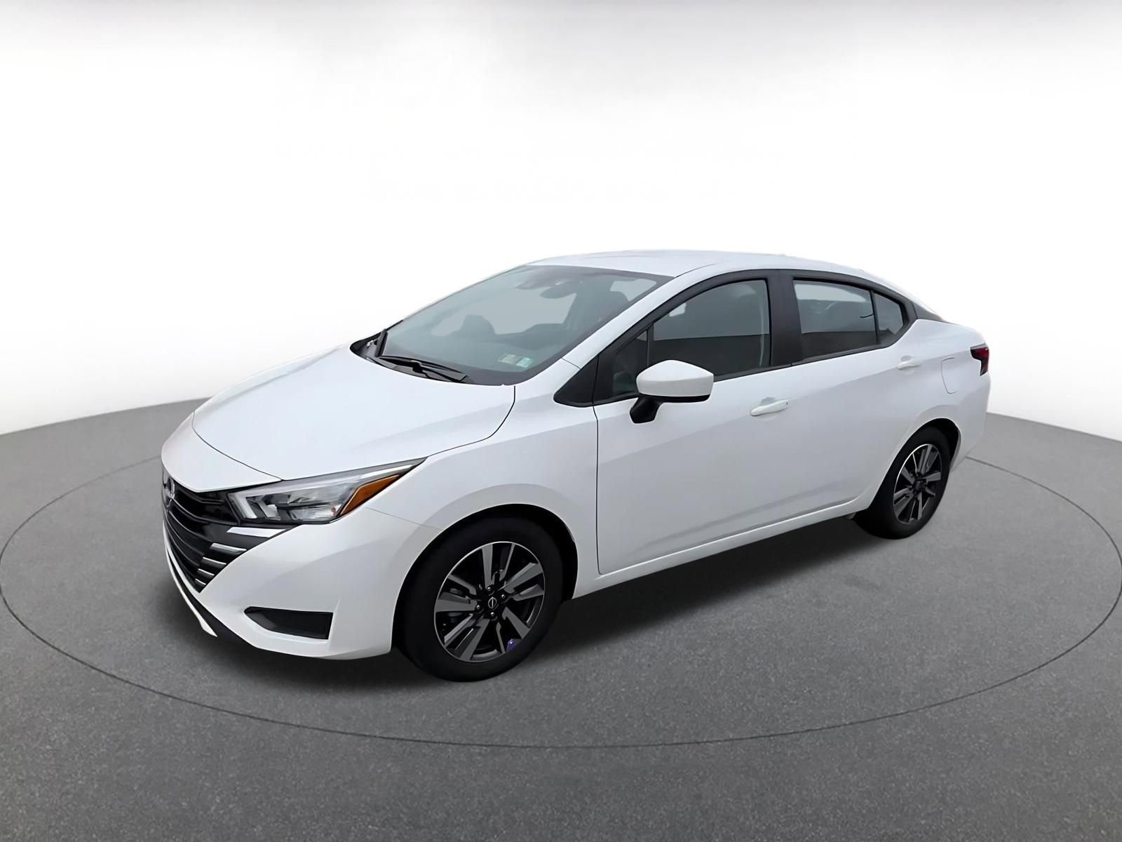 Used 2025 Nissan Versa SV FWD image 7
