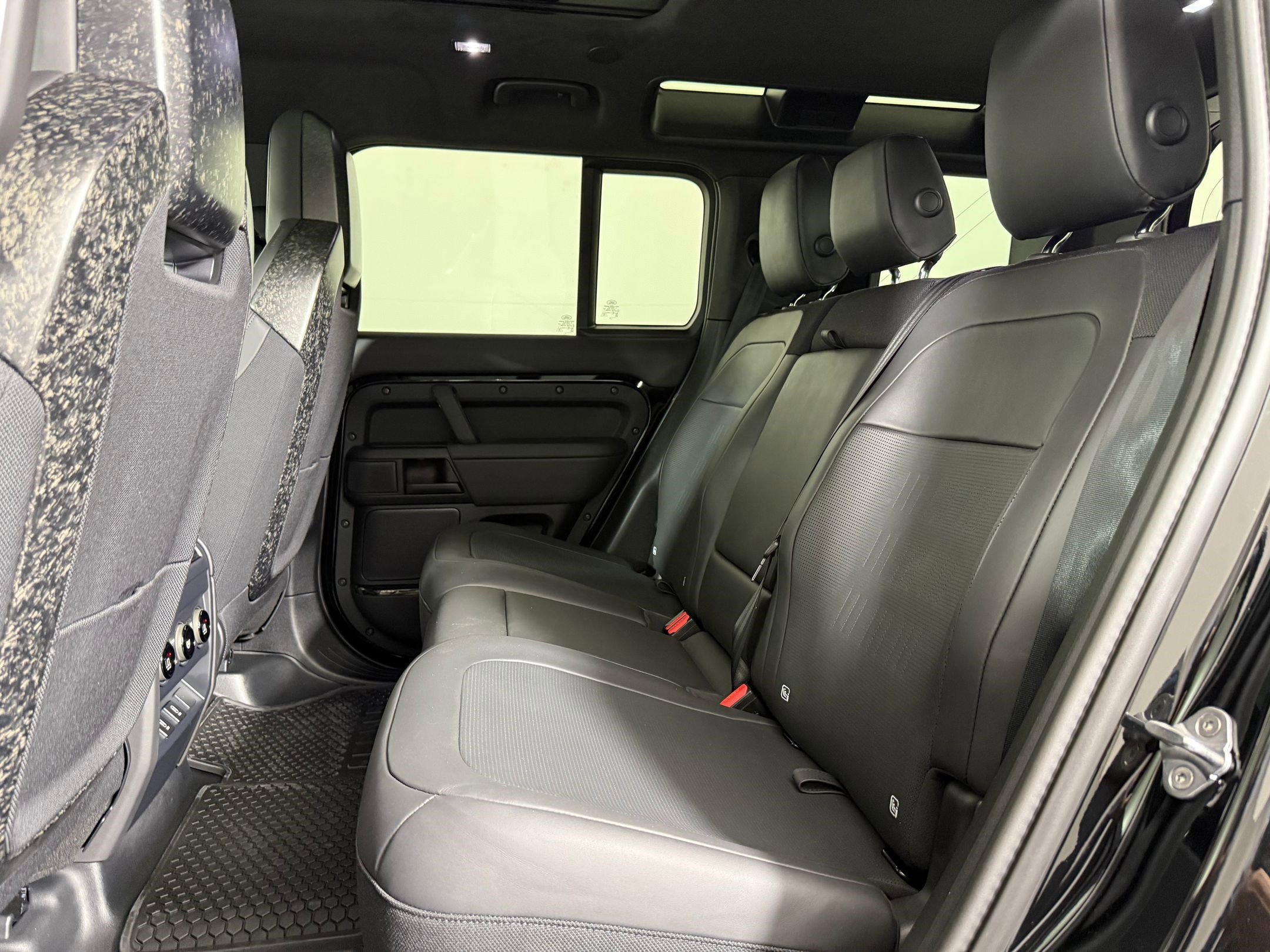 New 2026 Land Rover Defender 110 OCTA AWD/4WD image 15