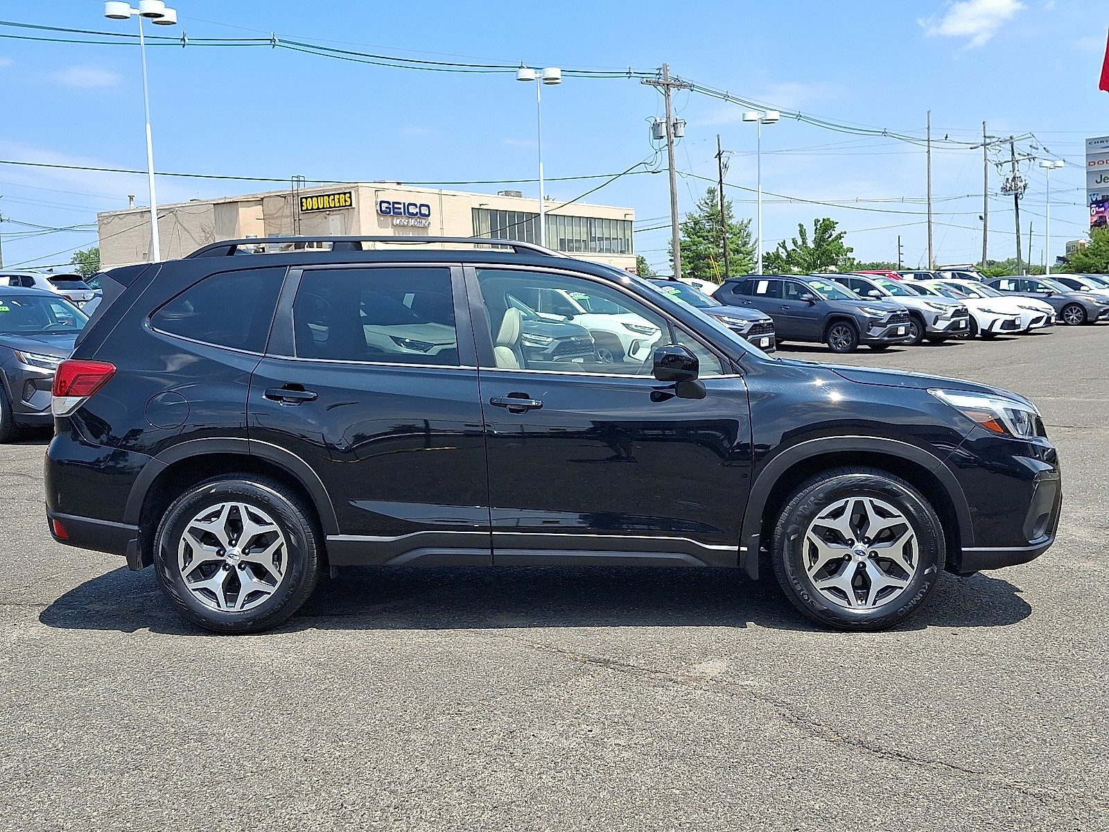 Used 2021 Subaru Forester Premium AWD/4WD image 8