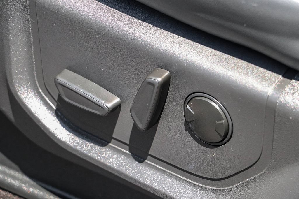 Certified 2023 Ford Expedition XLT RWD image 26