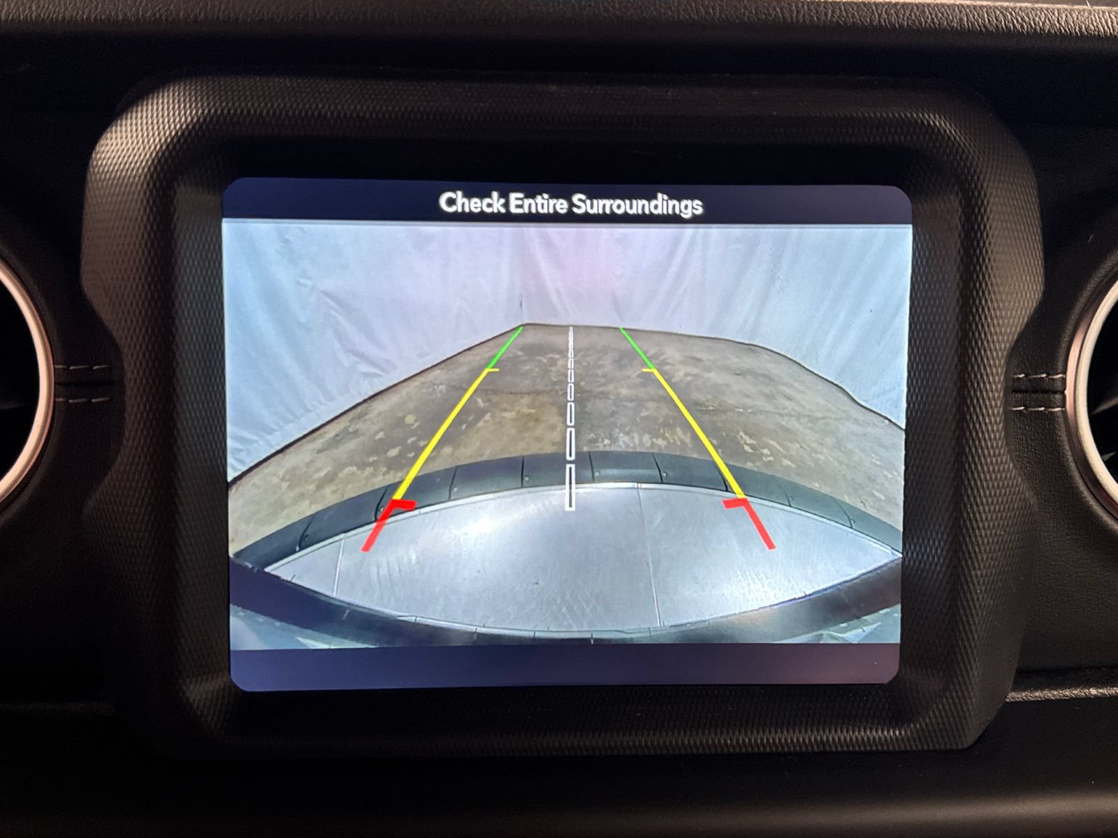 Used 2019 Jeep Wrangler Unlimited Sahara AWD/4WD image 24