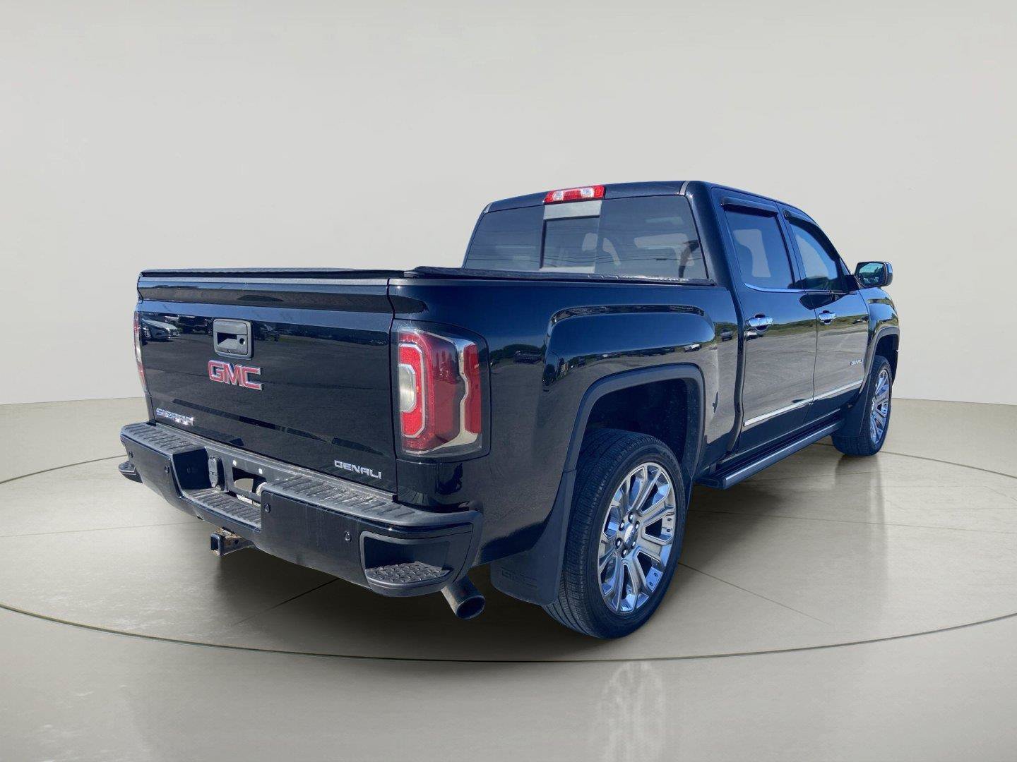 Used 2018 GMC Sierra 1500 Denali w/ Denali Ultimate Package AWD/4WD image 7