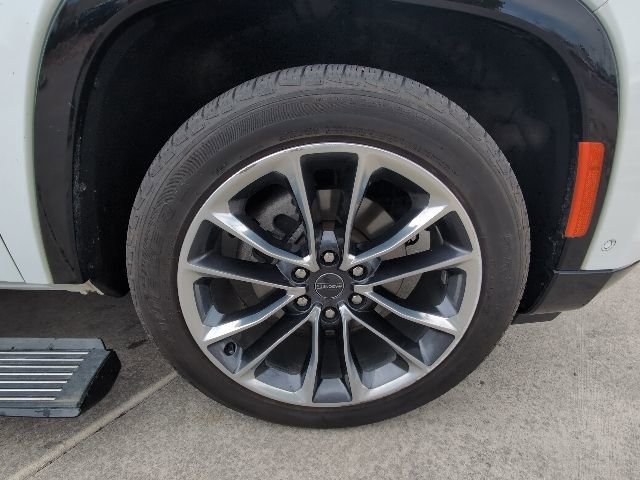 Used 2023 Jeep Wagoneer L Series III w/ Premium Group I AWD/4WD image 35