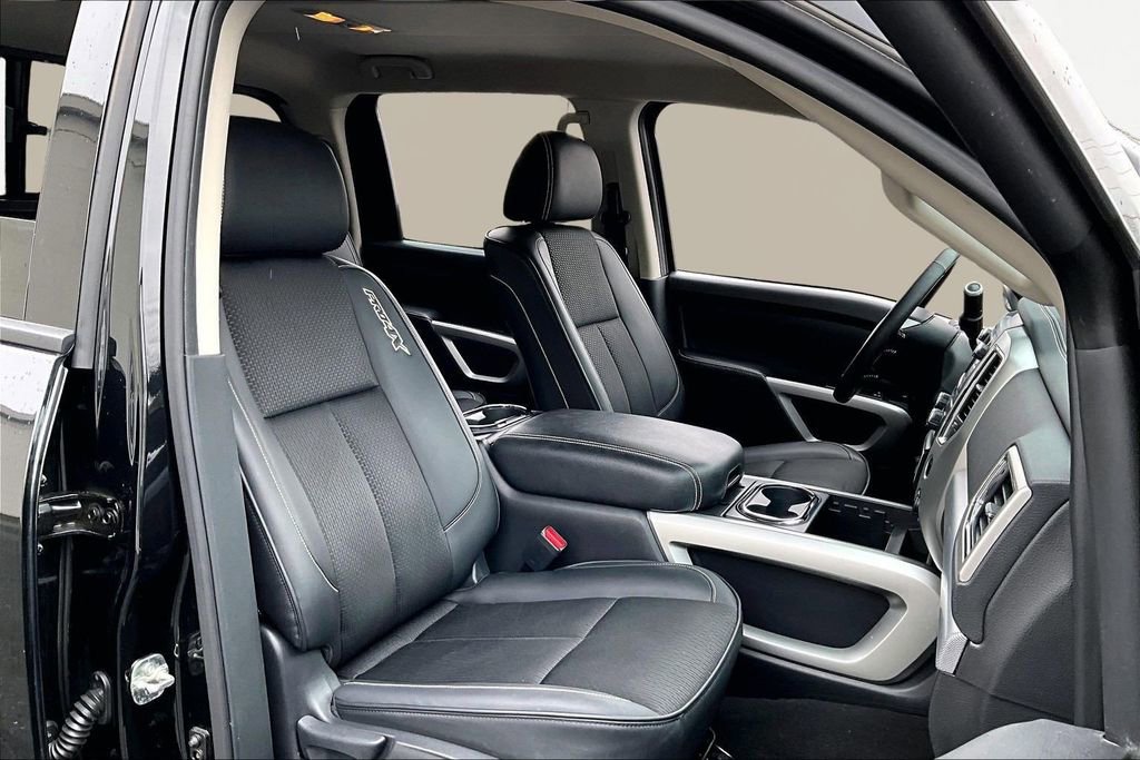 Used 2019 Nissan Titan PRO-4X image 22