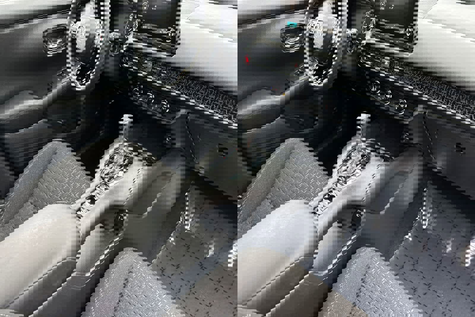 Used 2024 Honda HR-V LX image 16