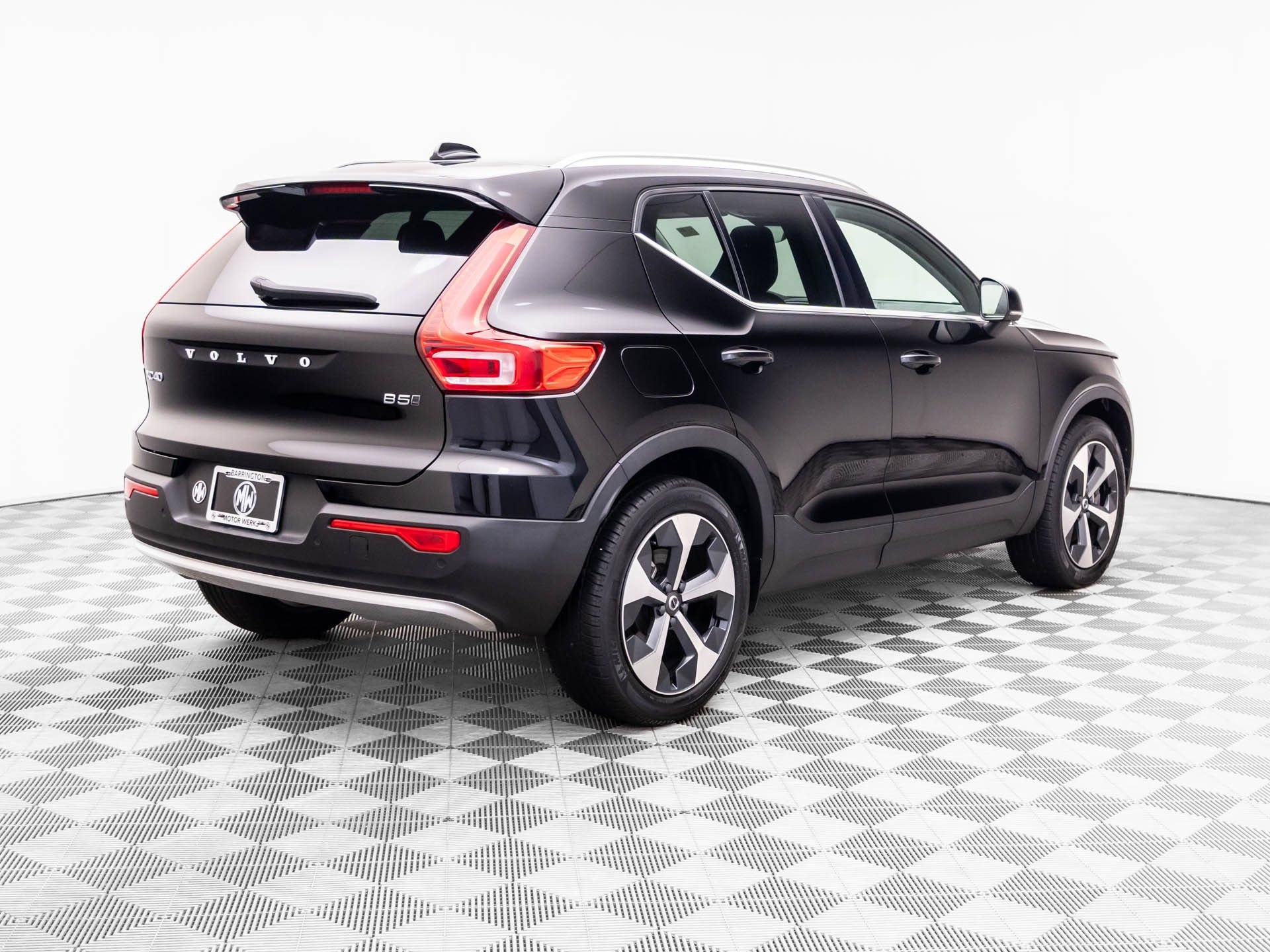 Used 2023 Volvo XC40 B5 Plus w/ Protection Package Premier AWD/4WD image 5