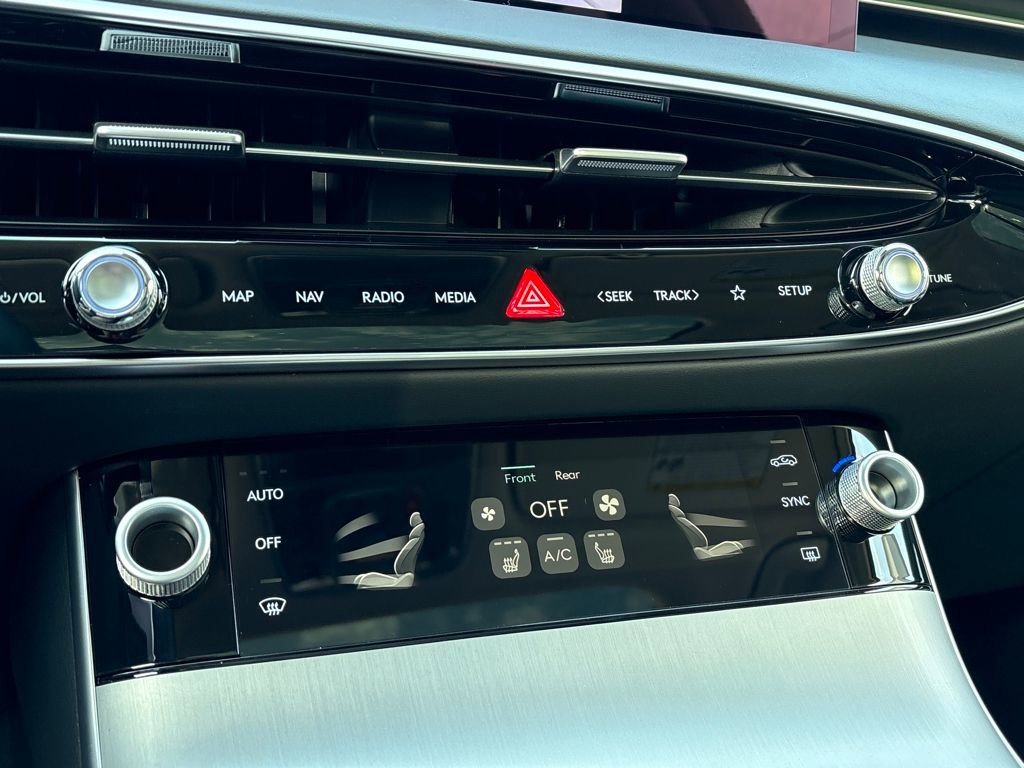 New 2026 Genesis GV70 2.5T Select image 18