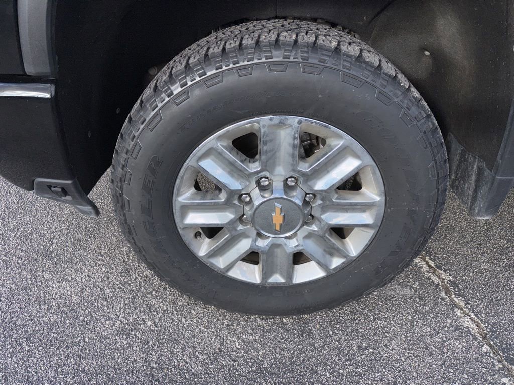 Used 2024 Chevrolet Silverado 2500 High Country w/ High Country Premium Package AWD/4WD image 15