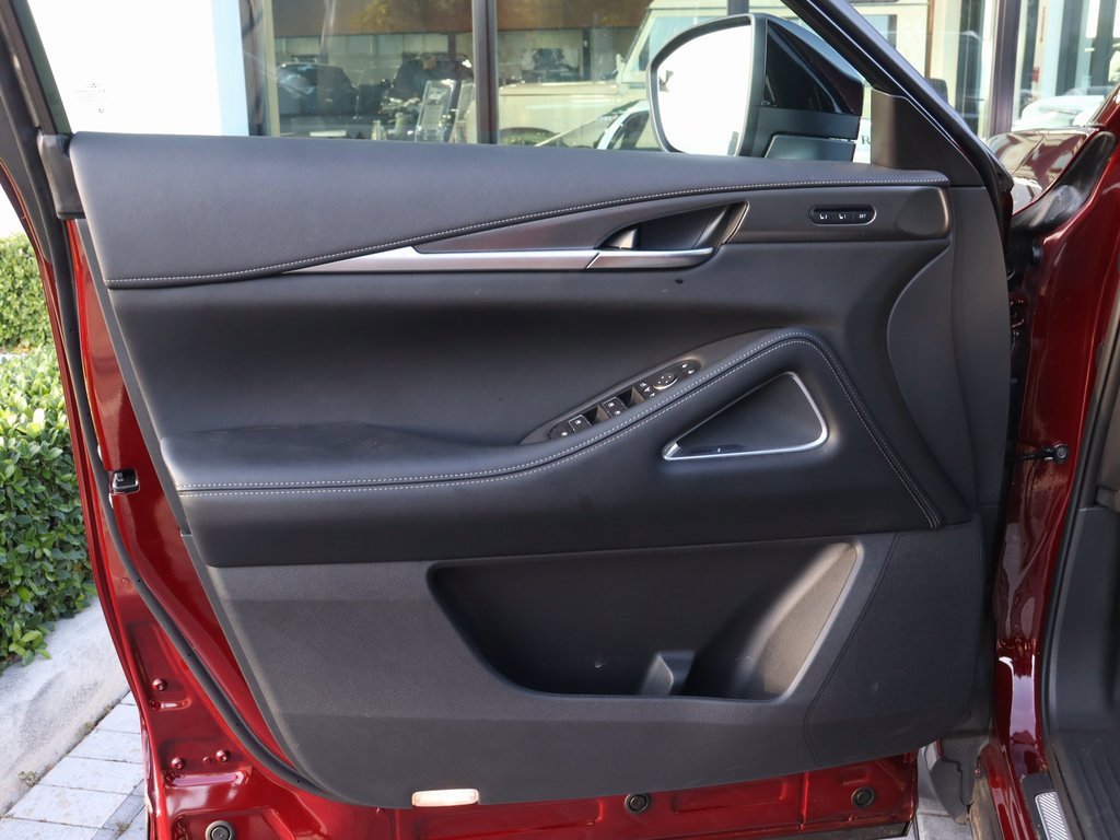 Certified 2025 INFINITI QX60 Luxe image 11