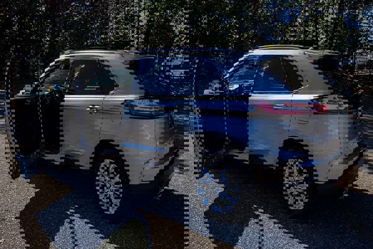 Used 2020 Ford Edge Titanium w/ Cargo Accessory Package image 7