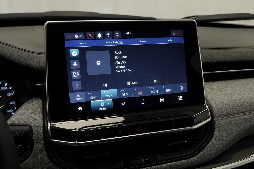 Certified 2024 Jeep Compass Latitude image 32